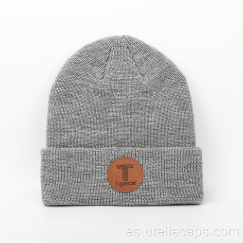 Beanie de punto con logo de etiqueta